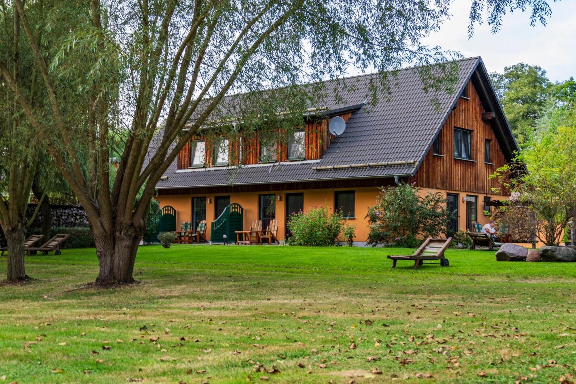 Gasthaus & Pension Am Kurfuerstendamm Burg im Spreewald Eksteriør billede